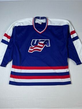 Vintage USA HOCKEY JERSEY Large Maska CCM Wavy Flag and Crest On The Chest